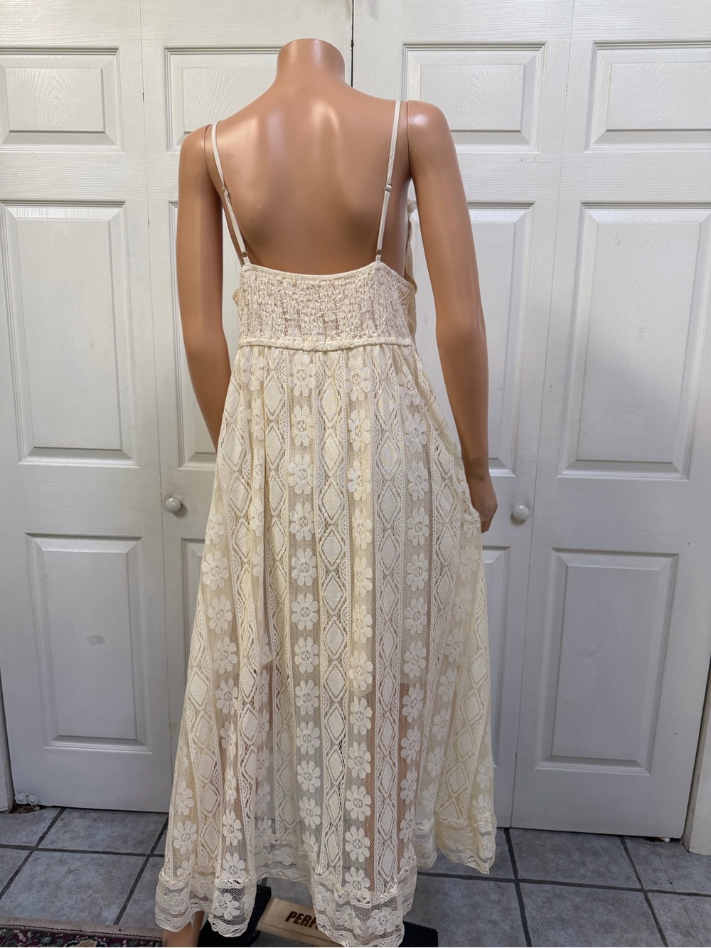 Cupshe Cream Crochet Lace Maxi Dress with Tassel Ties Size XL - Picture 9 of 16
